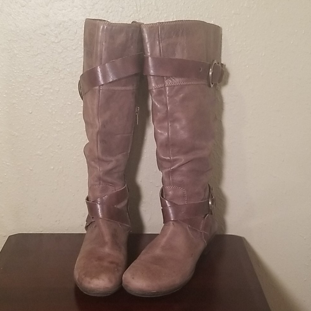 Pikolinos brown leather boots. Visible wear. 38